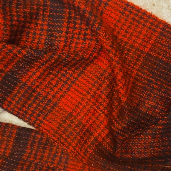 New Ann Taylor LOFT Oversized Fringed Edge Scarf - Picture 8 of 8